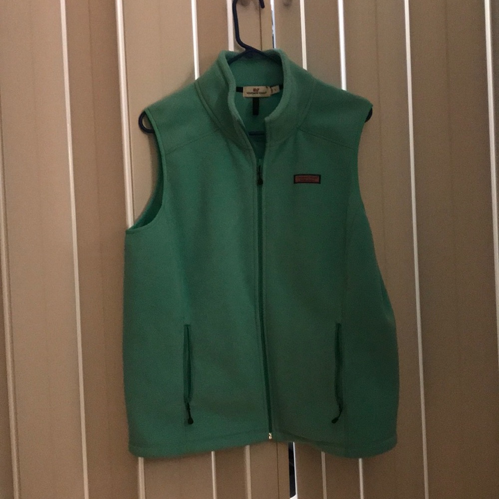 Vineyard vines fleece vest